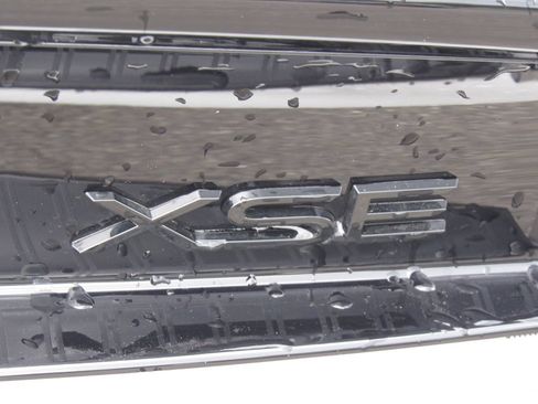 Certified 2026 Toyota Prius Plug-In Hybrid FWD image 8