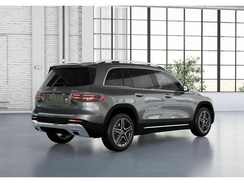 Used 2026 Mercedes-Benz GLB 250 4MATIC image 21