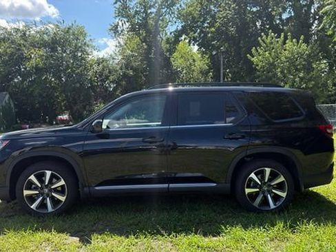 Used 2025 Honda Pilot Elite image 8