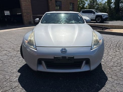 Used 2011 Nissan 370Z Coupe RWD image 10