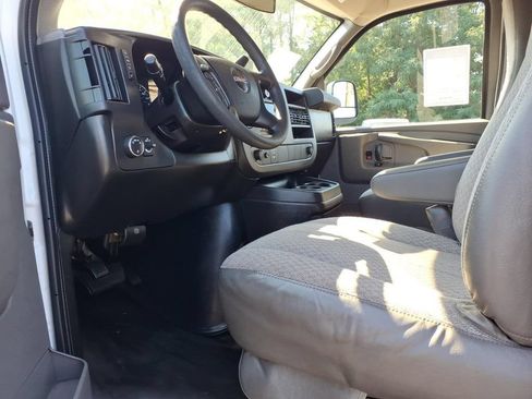 Used 2014 GMC Savana 2500 Extended RWD image 10