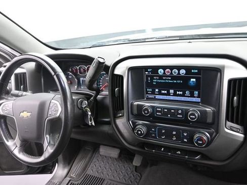 Used 2019 Chevrolet Silverado 1500 LT AWD/4WD image 17