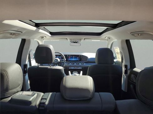 New 2026 Mercedes-Benz GLS 450 4MATIC image 9