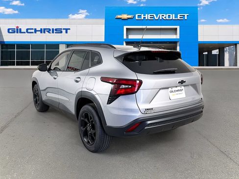 New 2026 Chevrolet Trax LT w/ Midnight Edition FWD image 6