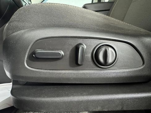 Used 2020 Chevrolet Traverse LT FWD image 34