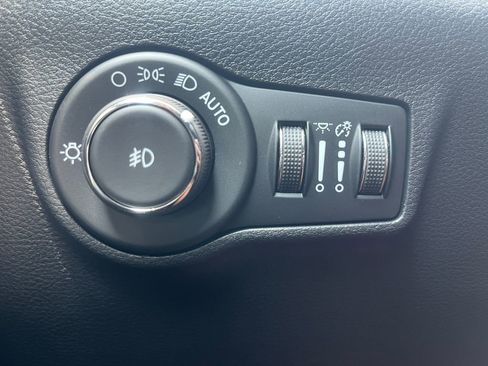 New 2026 Jeep Compass Latitude image 12