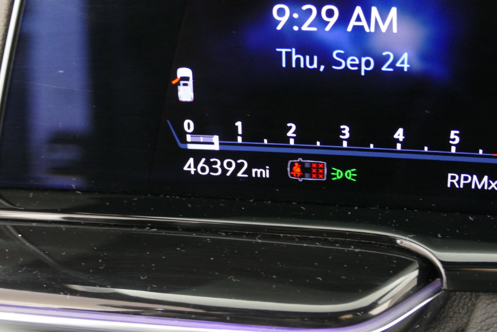 Used 2024 Cadillac Escalade ESV Sport w/ Touring Package AWD/4WD image 15