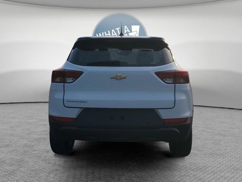 Used 2024 Chevrolet Trax RS w/ Driver Confidence Package FWD image 4