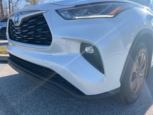 Used 2022 Toyota Highlander Bronze Edition image 13