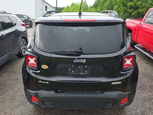 Used 2017 Jeep Renegade Latitude AWD/4WD image 5