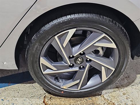 New 2025 Hyundai Elantra Sport image 31