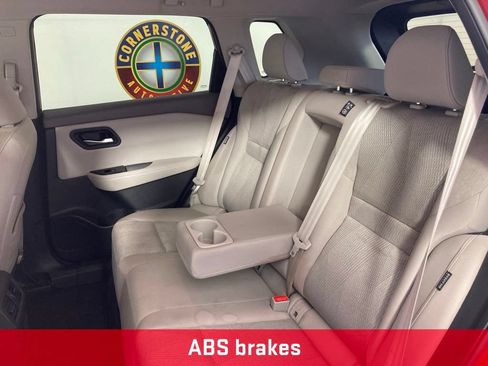 Used 2025 Nissan Rogue SV AWD/4WD image 16