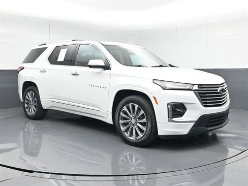 Used 2022 Chevrolet Traverse Premier w/ LPO, Floor Liner Package FWD image 3