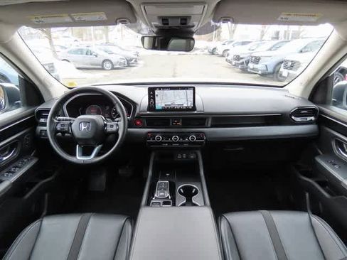 Certified 2023 Honda Pilot Touring image 21