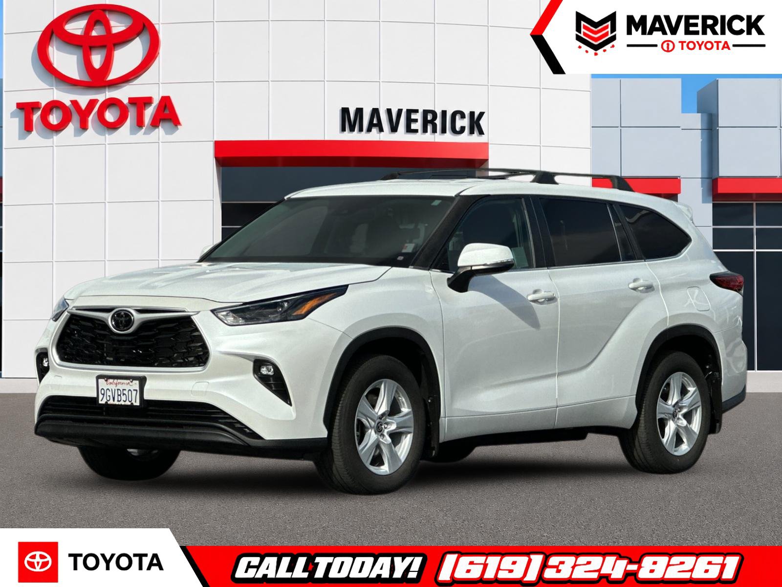 Used 2023 Toyota Highlander LE FWD image 1
