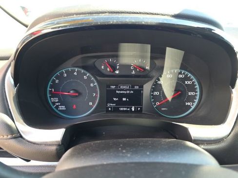 Used 2021 Chevrolet Traverse LS FWD image 17