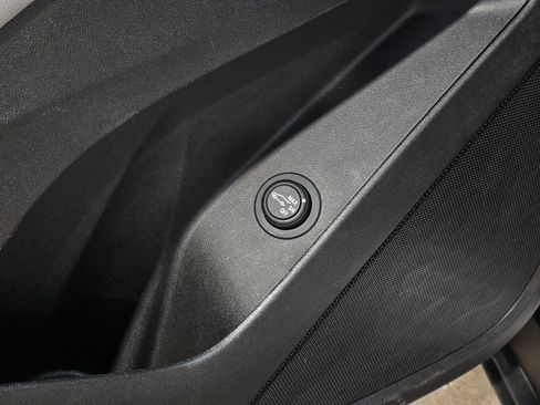 Used 2024 Chevrolet Equinox LT image 22