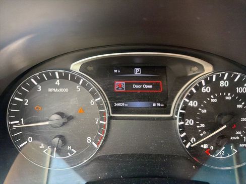 Used 2017 Nissan Altima 2.5 S w/ Power Driver Seat Package FWD image 4