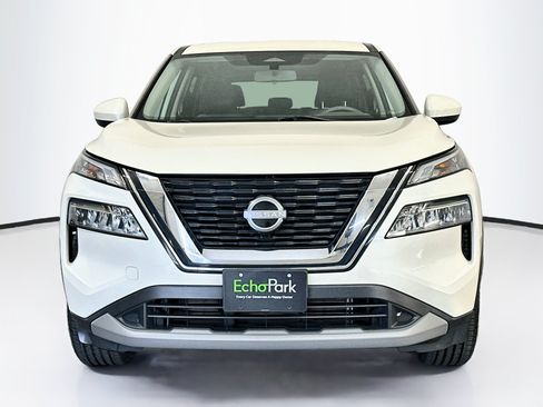 Used 2023 Nissan Rogue SV AWD/4WD image 2