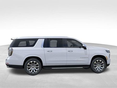 New 2026 Chevrolet Suburban Premier image 5