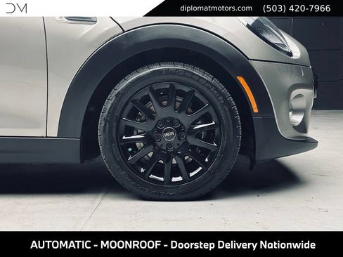Used 2019 MINI Cooper 4-Door Hardtop w/ Signature Upholstery Package FWD image 44