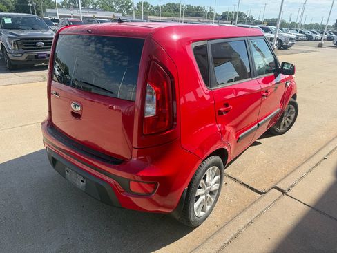 Used 2013 Kia Soul FWD image 6