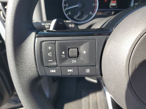 Certified 2023 Nissan Rogue SV image 18