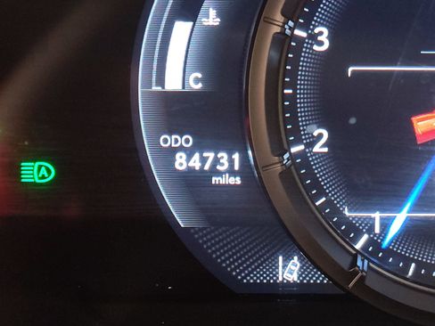 Used 2019 Lexus UX 200 image 17