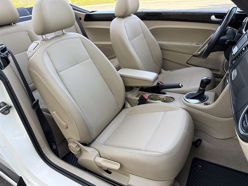 Used 2013 Volkswagen Beetle 2.0T image 19