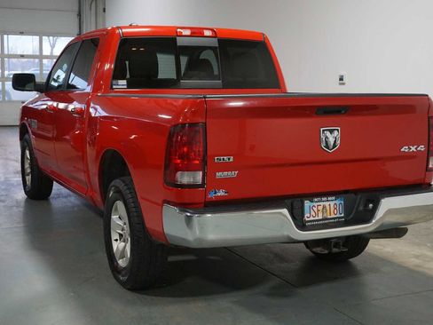 Used 2018 RAM 1500 Classic SLT w/ Luxury Group image 3