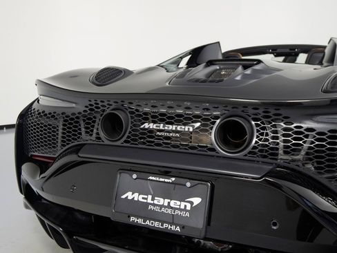 Used 2025 McLaren Artura Spider RWD image 43