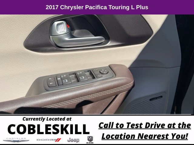Used 2017 Chrysler Pacifica Touring-L Plus FWD image 11