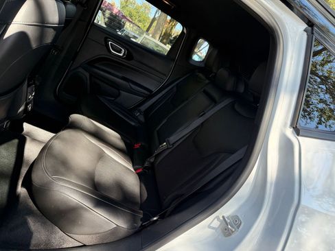 Used 2025 Jeep Compass Trailhawk image 32