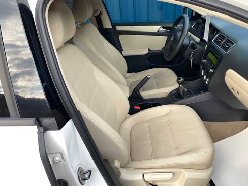 Used 2012 Volkswagen Jetta SE image 23