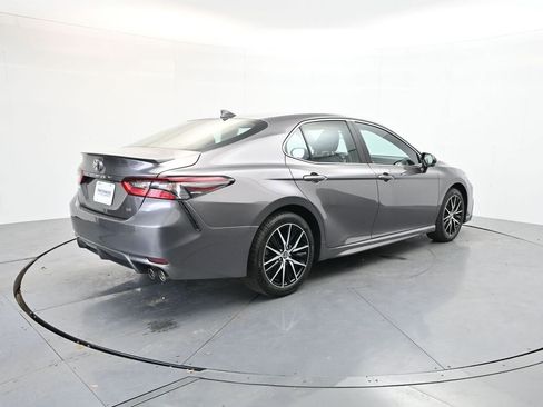 Used 2024 Toyota Camry SE image 7