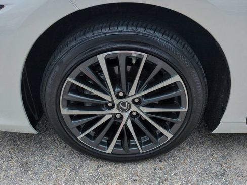 Certified 2025 Lexus ES 350 w/ Premium Package FWD image 11