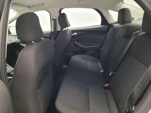 Used 2015 Ford Focus SE FWD image 18