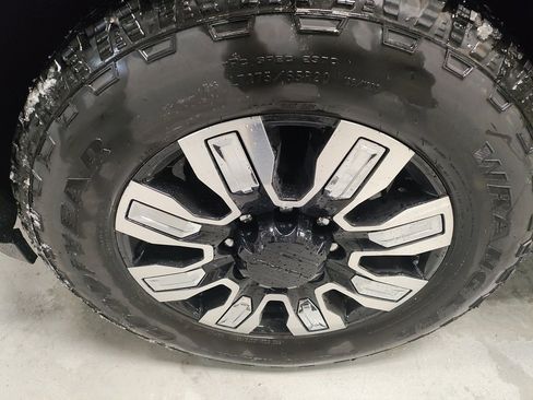 New 2026 GMC Sierra 2500 Denali w/ Denali Reserve Package image 17