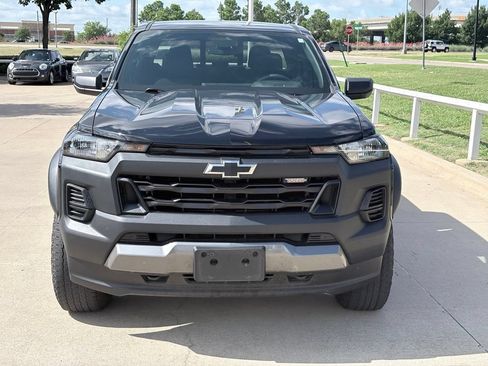 Used 2023 Chevrolet Colorado Trail Boss w/ Advanced Trailering Package AWD/4WD image 2