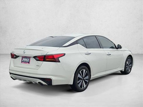 Used 2019 Nissan Altima 2.5 SV image 3