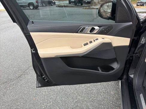 Used 2022 BMW X5 xDrive40i w/ Luxury Seating Package image 11