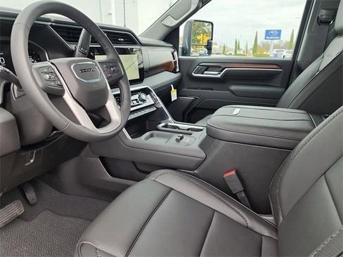 New 2026 GMC Sierra 2500 Denali w/ Denali Reserve Package image 17