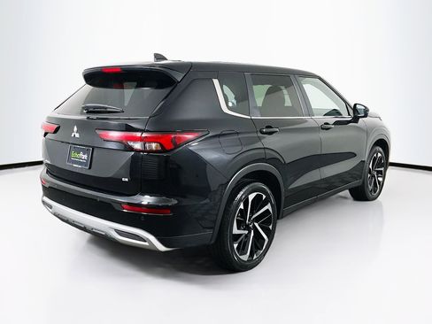 Used 2024 Mitsubishi Outlander SE image 9