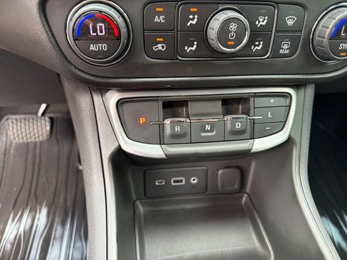 Certified 2022 GMC Terrain SLE w/ Driver Convenience Package AWD/4WD image 25