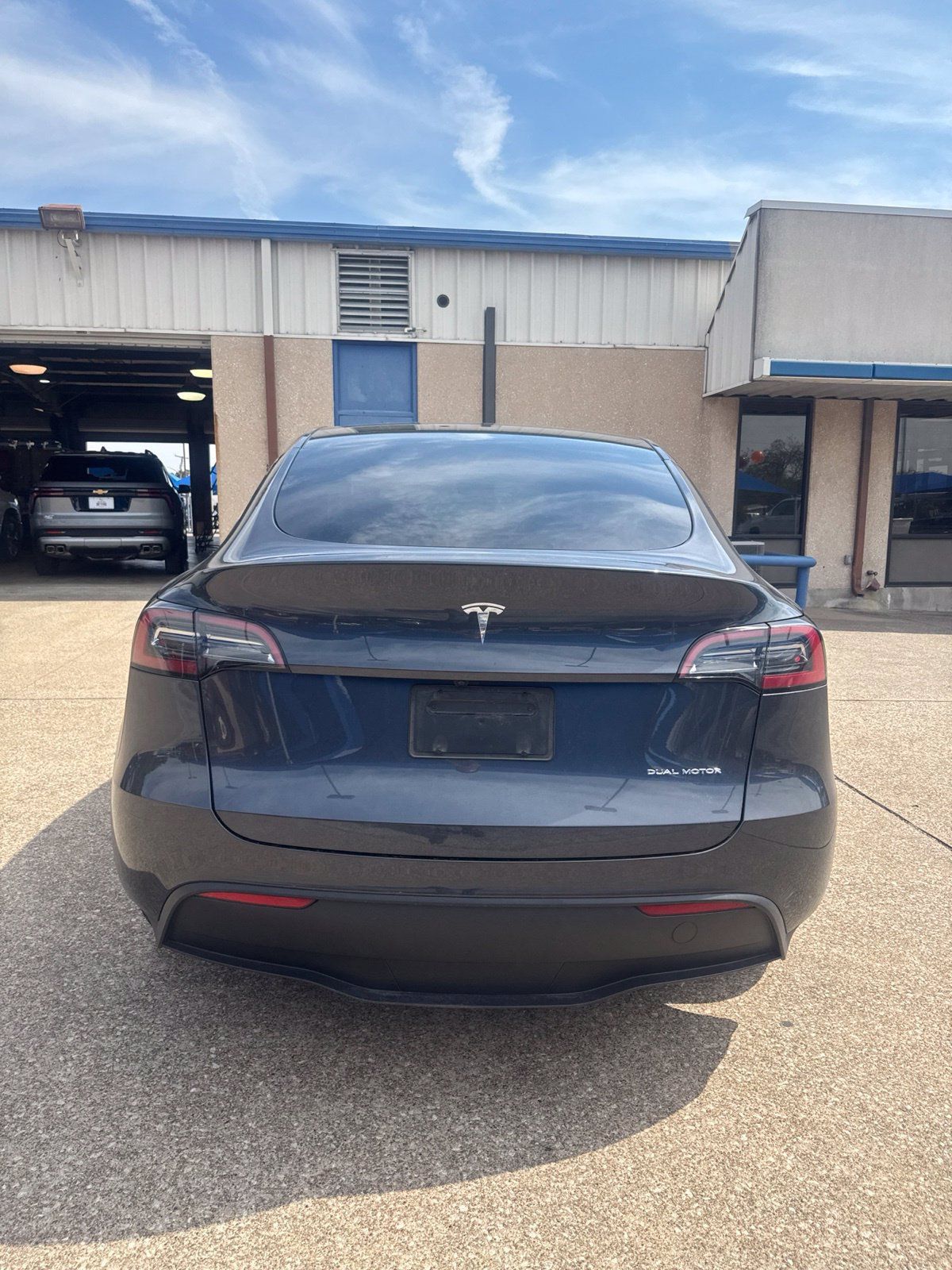 Used 2024 Tesla Model Y Long Range AWD/4WD image 4
