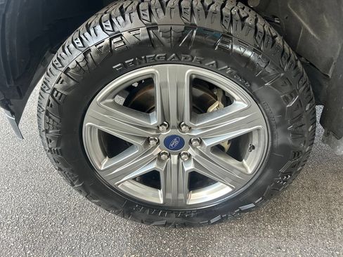 Used 2018 Ford F150 XLT w/ Equipment Group 302A Luxury AWD/4WD image 31