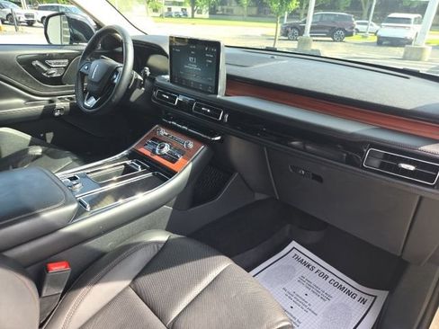 Certified 2023 Lincoln Aviator Reserve w/ Jet Package AWD/4WD image 28