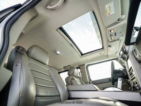 Used 2003 HUMMER H2 w/ Preferred Equipment Group AWD/4WD image 52
