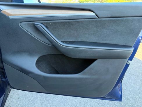 Used 2023 Tesla Model Y Long Range image 27