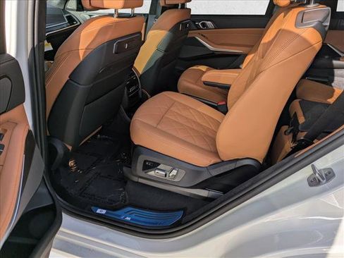 Used 2026 BMW X7 xDrive40i w/ M Sport Package image 16